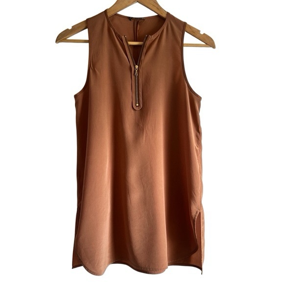 Vince silk sleeveless v-neck zip up flowy blouse size XS excellent condition - Picture 1 of 9